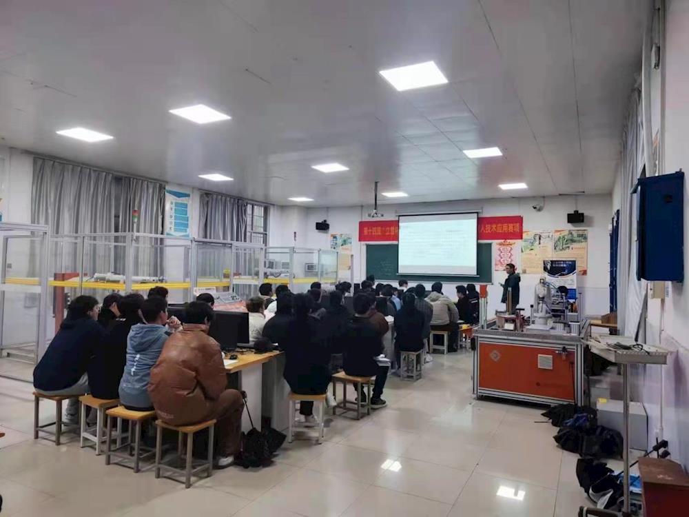 0545e0a09b1e4a77bd29458eca723b8c.jpg 0545e0a09b1e4a77bd29458eca723b8c.jpg