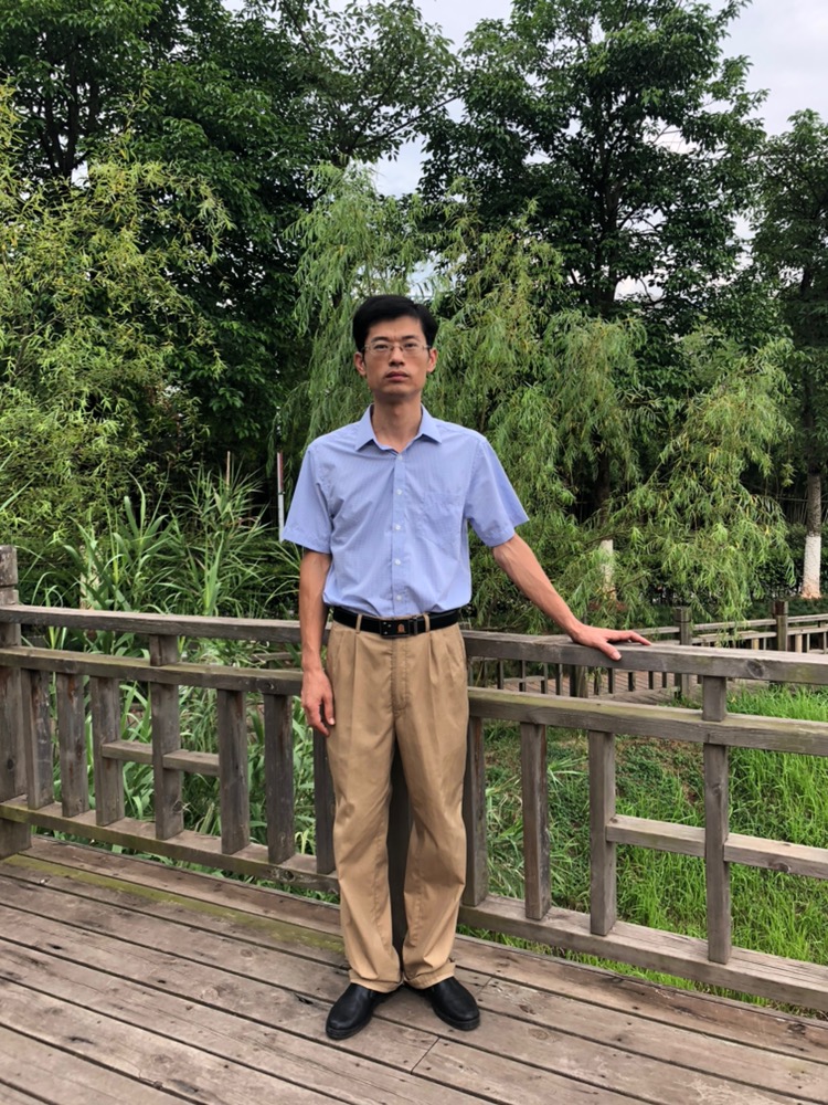 黄洋萍.jpg