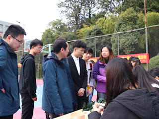 家具学院开展第二届“十指连心 匠心独运”木艺品制作心理活动