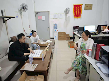 家具学院赴江西木作达人家具有限公司开展产教融合交流活动