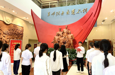 “致敬先烈铸忠魂，誓言铮铮启新程”  ——林业学院开展瞻仰烈士纪念馆暨新党员入党宣誓活动