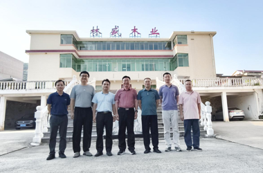 院长廖忠明带队到大余县访企拓岗