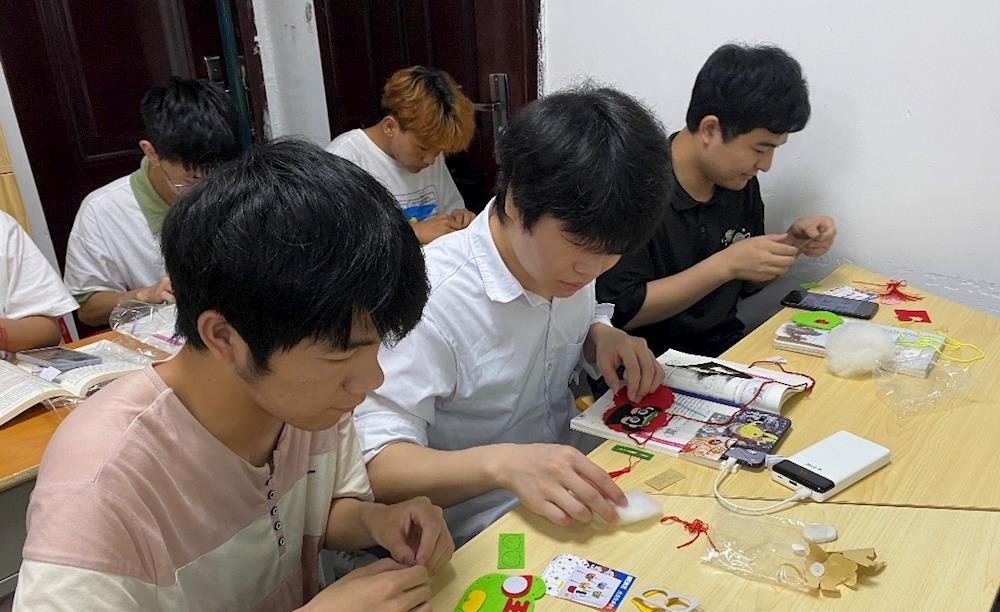 24dc748084844362a66d0f8ac94e880b.jpg 24dc748084844362a66d0f8ac94e880b.jpg