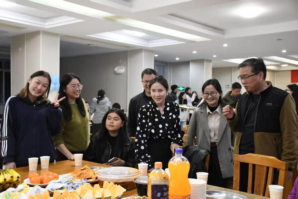 eb73afa94388430dd0ea35cd10bfd7e9