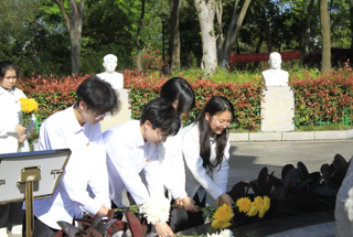 人工智能学院开展“清明祭英烈 薪火永相传”主题 祭扫活动