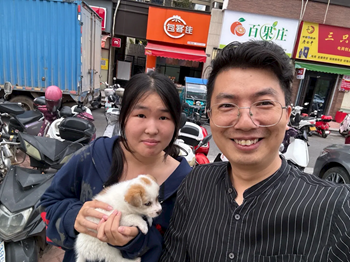 深入企业走访，关爱学生成长