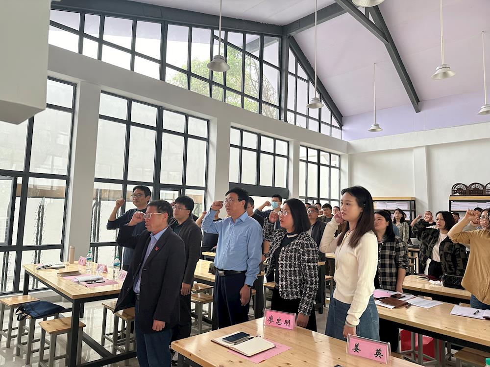 b1e1cd5737f749e992a8d8acdcafd1b3.jpg b1e1cd5737f749e992a8d8acdcafd1b3.jpg